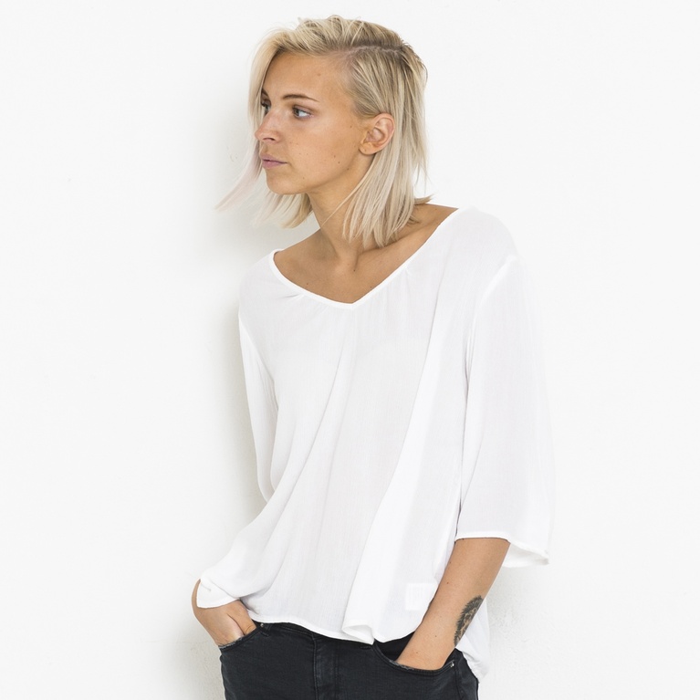 Blus "Flory" Blus "Flory"
